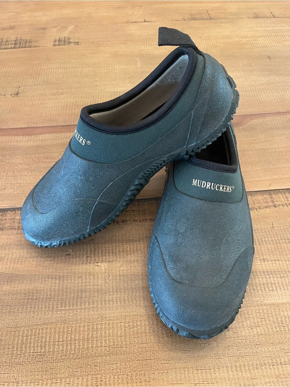 Mudruckers Green and Black Slip-On Water-Resistant Shoes